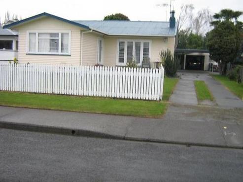523 Lowe Street, Camberley