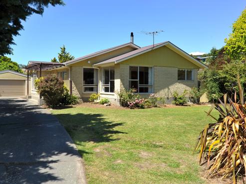 11 Hilldale Place, Hillsborough
