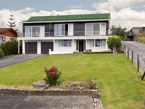 103 Pacific Parade, Army Bay