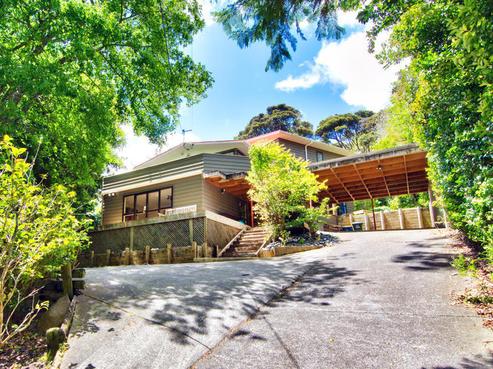 59 Woodfern Crescent, Titirangi