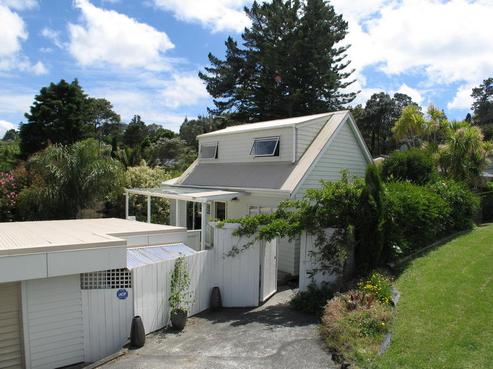 9B Norman Road, Titirangi