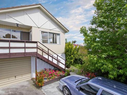 1/2 Flagstaff Place, Massey