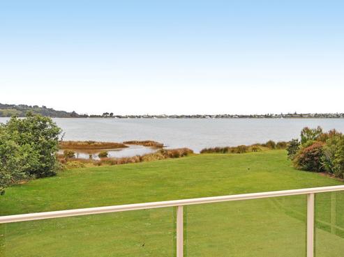 78 Harbour View Road, Point Wells