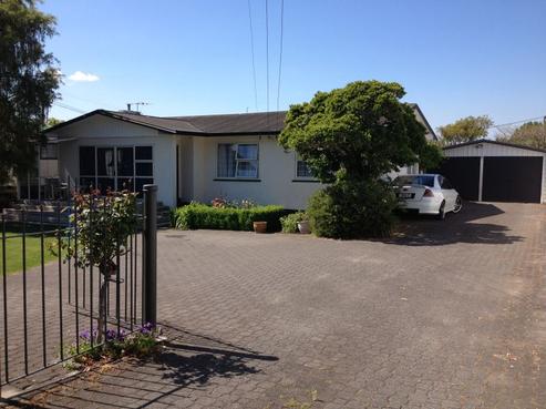 198 Clayton Road, Mangakakahi