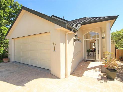 21 Saint Columbans Grove, Boulcott
