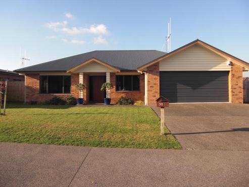 30 Somerton Drive, Huntington