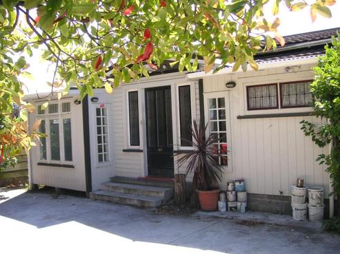 1102 Karamu Road North, Mayfair