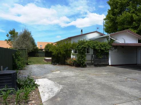1005 Konini Street, Mahora