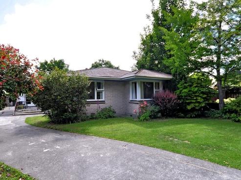 302 Memorial Avenue, Burnside