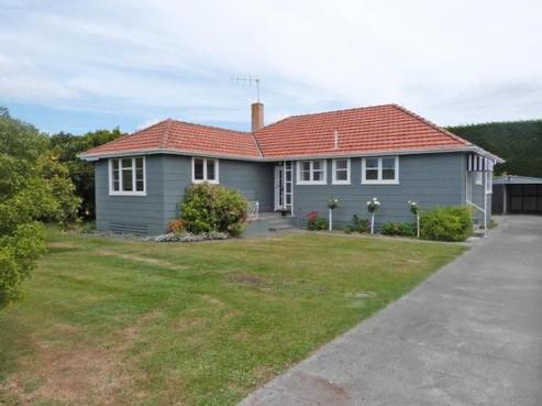 80 Main Road, Clive