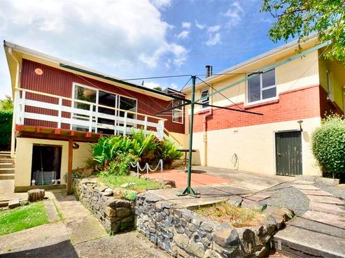 309 Pine Hill Road, Liberton