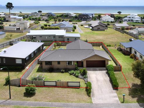 160 Kowhai Avenue, Matarangi