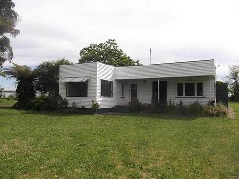 695 Harwoods Road, Tirau