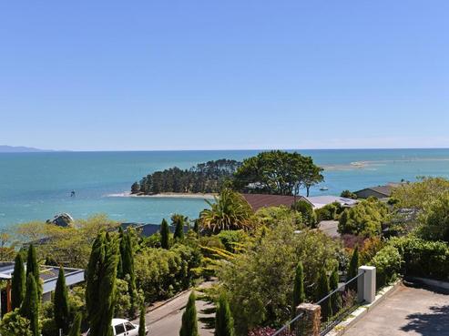 33 The Cliffs, Britannia Heights
