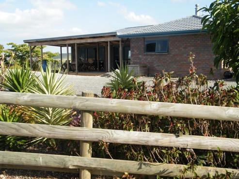 203 Valley View Road, Otaika