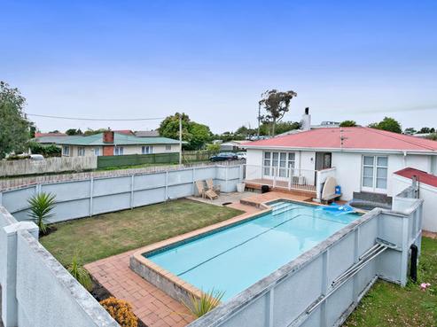 21 Peachgrove Road, Te Atatu Peninsula