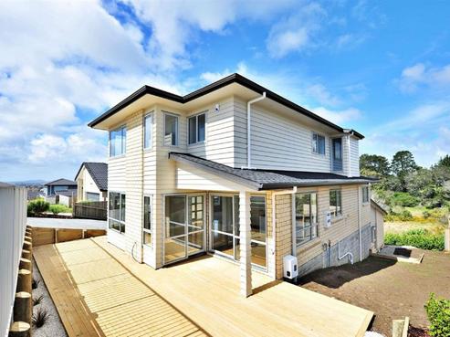 98 Lake Panorama Drive, Henderson Valley