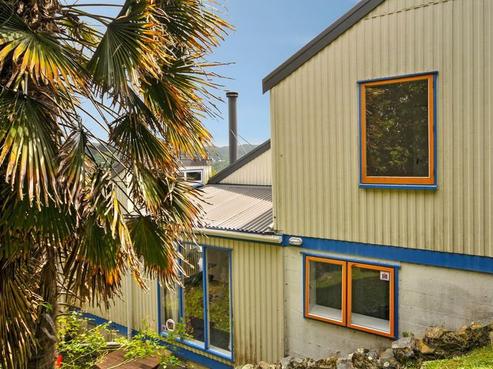 8 Edgeware Road, Wilton