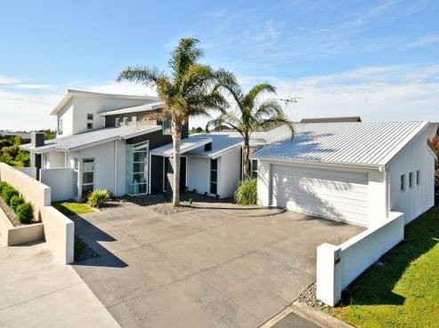 6 Rembrandt Terrace, Huntington