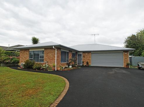 24 Newfield Drive, Fairview Downs