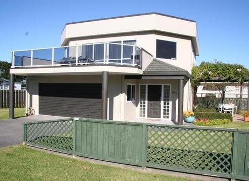 601 Ocean Road, Whangamata