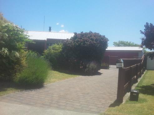 4B Spriggs Crescent, Greenmeadows
