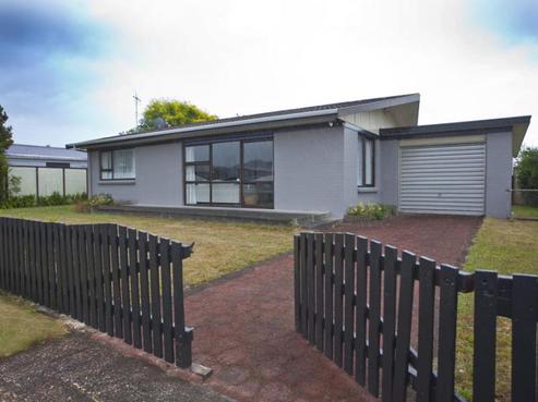 408A Ocean Road, Whangamata