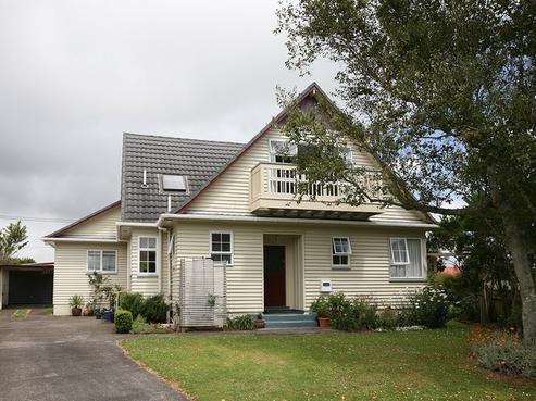 13 Clovelly Street, Brooklands