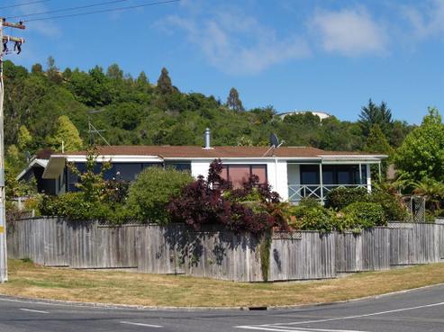 1 Reeves Road, Acacia Bay