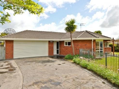 7 Badminton Court, Huntington
