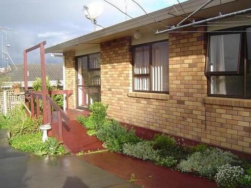 2/4 Magnolia Avenue, Kamo