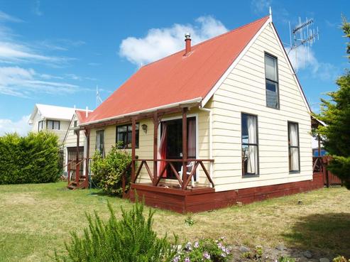 34 Simcox Street, Otaki Beach