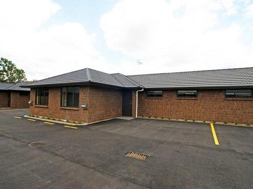 8/108 Old Farm Road, Hamilton East