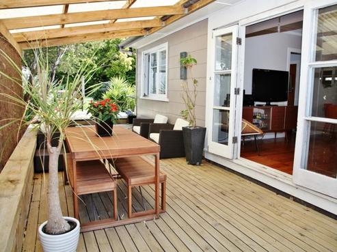 77 Elliston Crescent, Stanmore Bay
