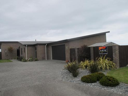 7 Pamela Terrace, Paroa
