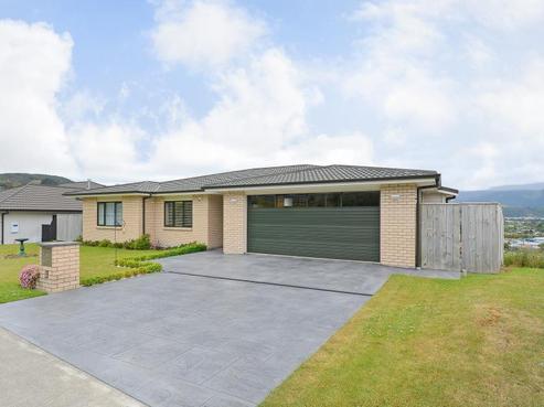 33 Riverstone Drive, Riverstone Terraces
