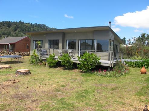 102 Marram Place, Matarangi