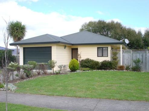 2 Almond Grove, Feilding