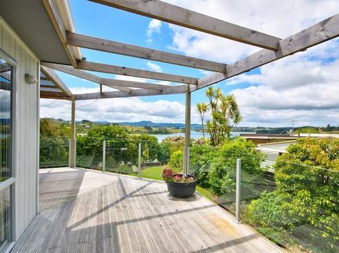 9 Kanuka Road, Sandspit