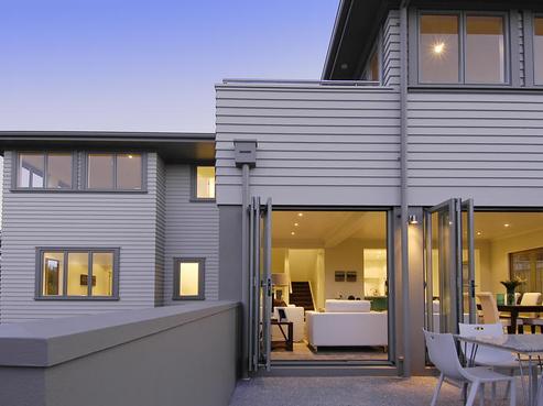 60 Beach Road, Castor Bay