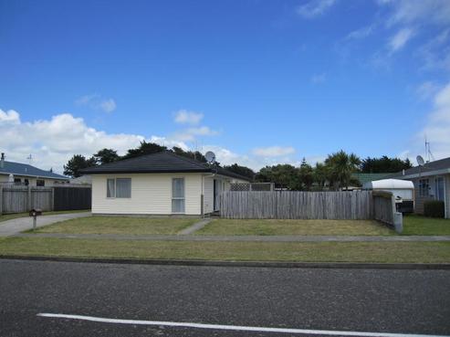 27 Karaka Street, Otaki Beach