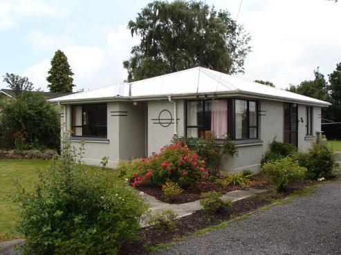 22 Constitution Avenue, Milton