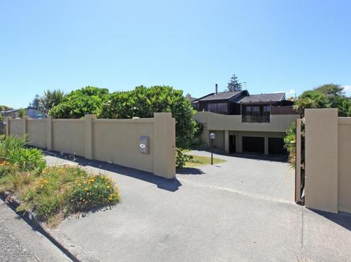 66 Marine Parade, Paraparaumu Beach