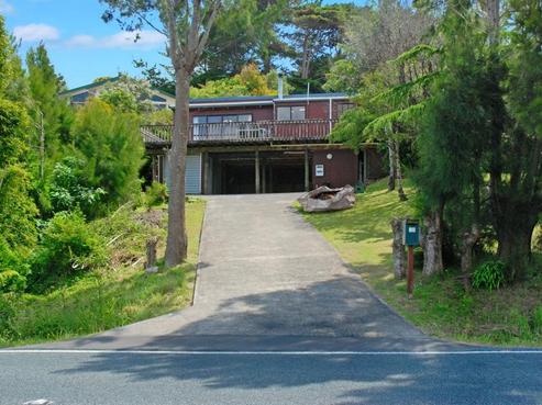 53 Waitakere Road, Waitakere