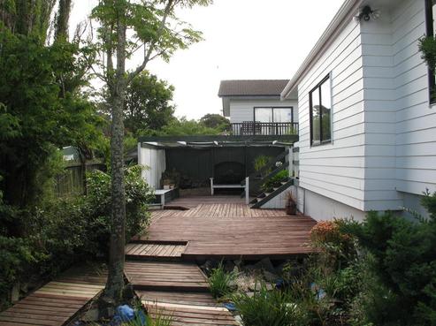 61 Meadowvale Rise, Titirangi
