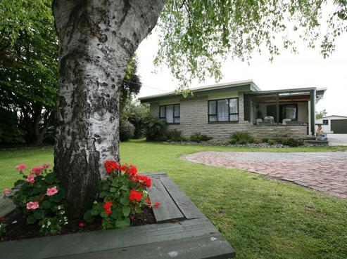 74 State Highway 2, Waipatu