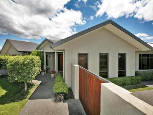 45 Merlot Drive, Greenmeadows