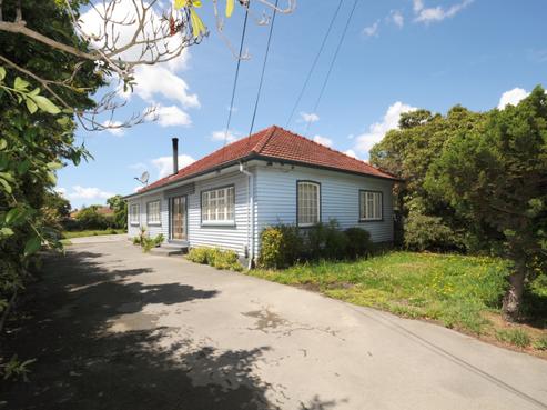 62 Hills Road, Edgeware