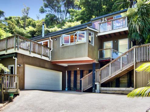 30 Takahe Road, Titirangi
