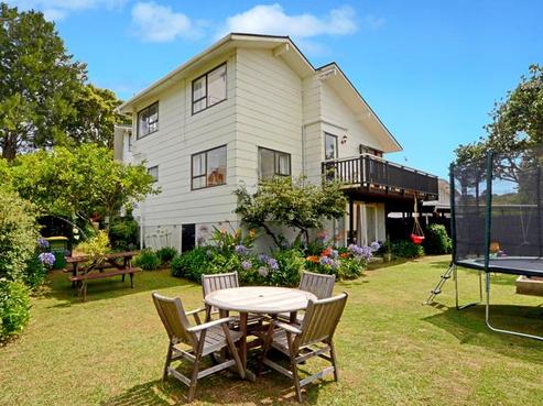 2/10 Heather Place, Sunnynook